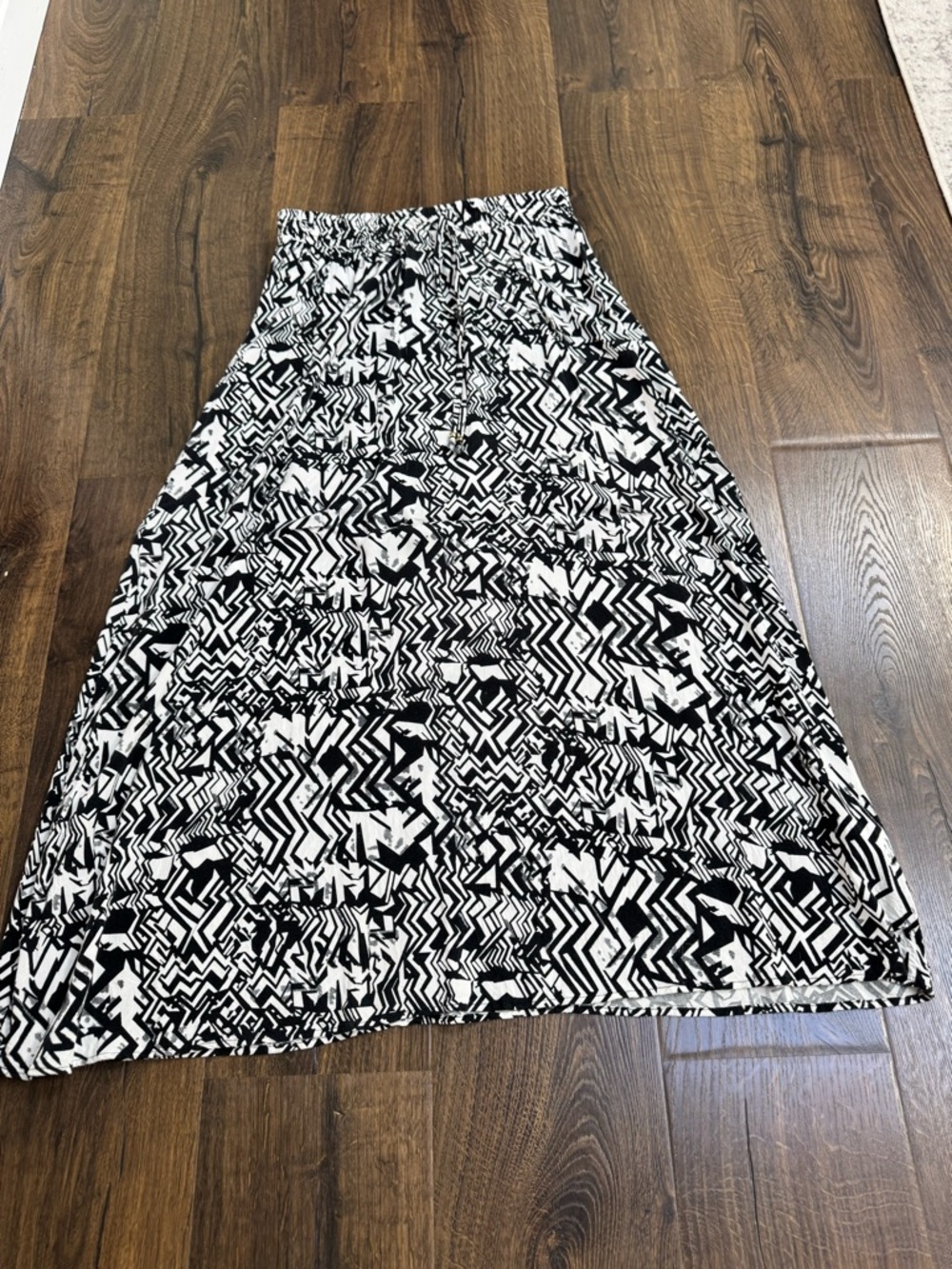 Guess Black and White Geometric Maxi Skirt